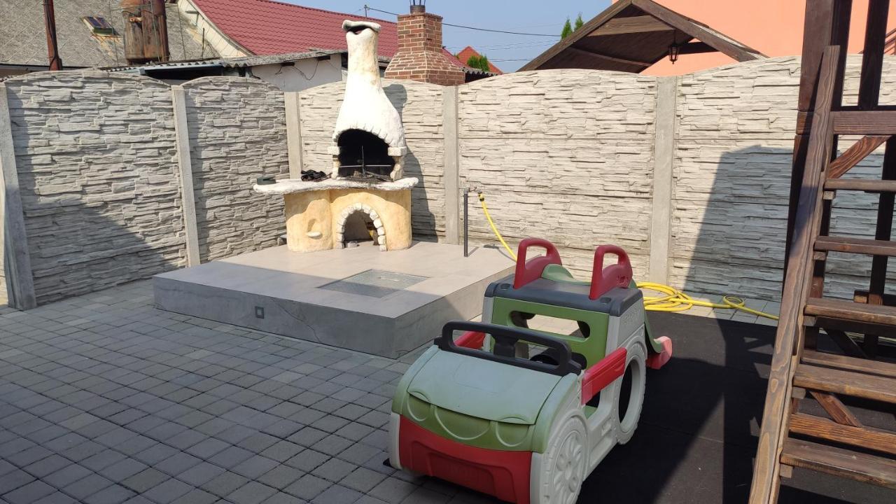 Vila Lexus Veľký Meder Εξωτερικό φωτογραφία